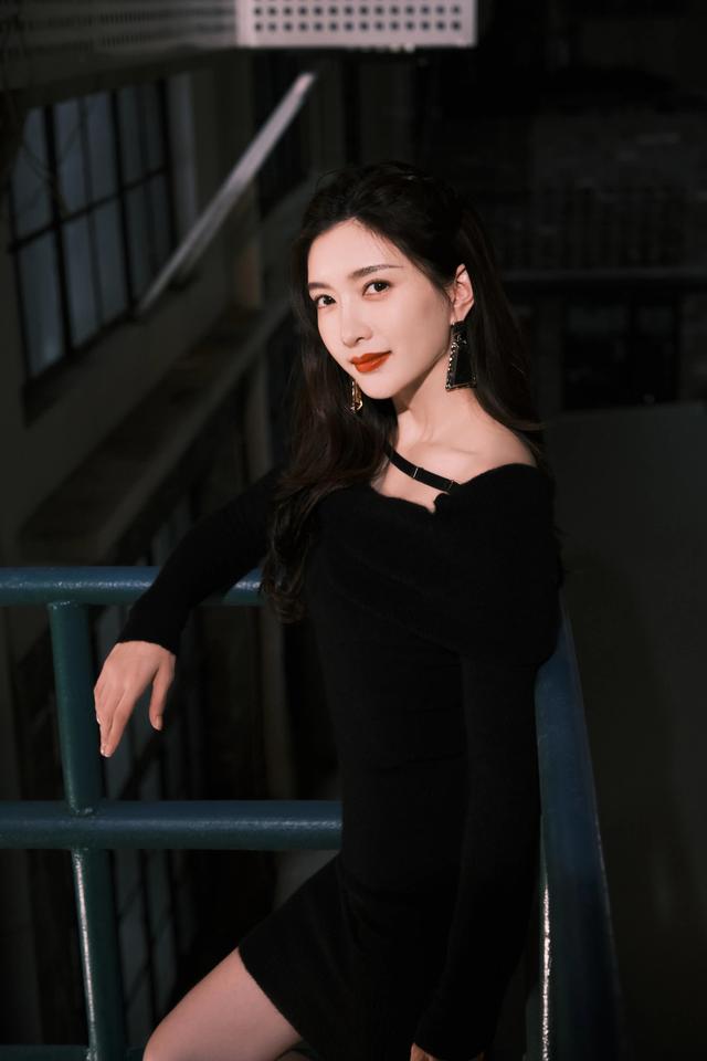 八位美女写真,风姿绰约小天仙,惊鸿一瞥清流溪,有你喜欢的吗?