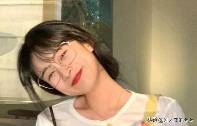 女人暗恋你的四个信号,收到一个,就不要傻傻错过