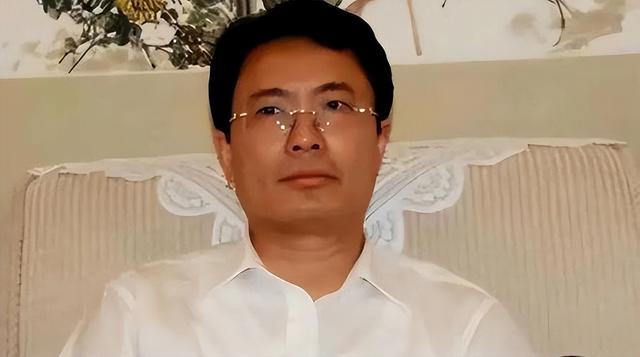 江西“淫贪”136名情妇不满足,目标千人,著有2本“幸福日记”