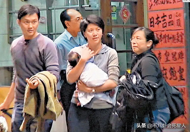 眼袋、胸下垂、胖成球，这些“不体面”的怀孕女星，才是人间真实