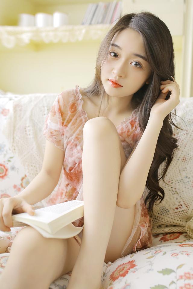 极品性感美女酥胸美腿诱惑写真