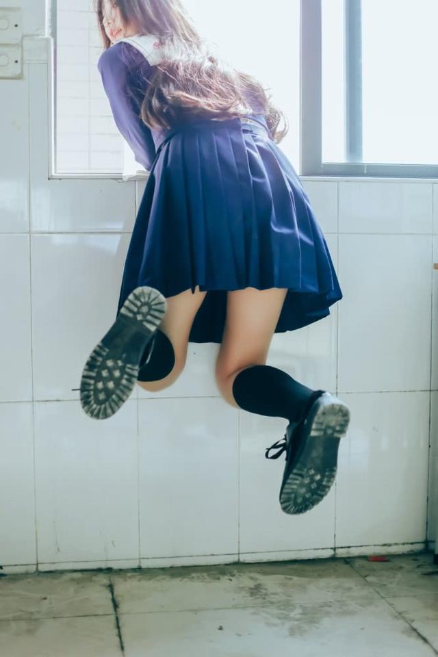 天使的容颜魔鬼的身材,清纯女孩校园制服尽显诱惑