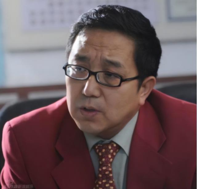 演员句号：再婚娶小11岁妻子，让丧子的岳父母不再流泪