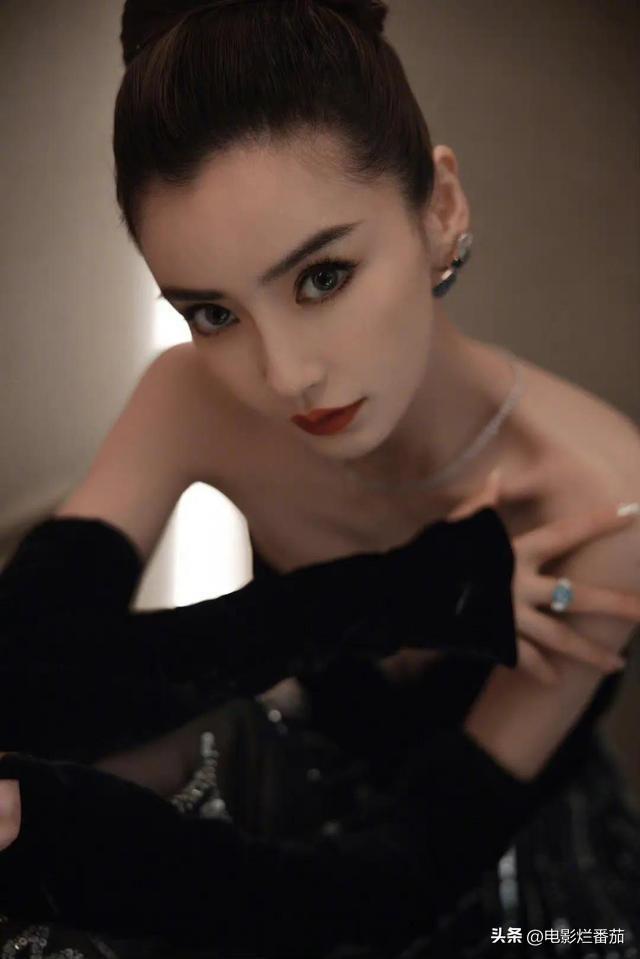 红毯夜，张天爱白裙惊艳，杨颖若隐若现，殷桃压轴女王范十足