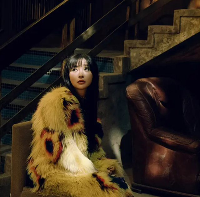 被揩油的十多位女星：有人被侵犯还要道歉，有人当场扇耳光还击