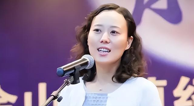 美女贪官金英丽,与3位富商共同交往,为方便包里常备“计生用品”