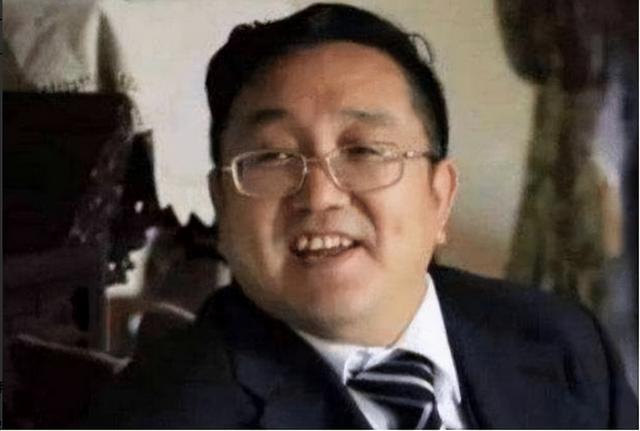 演员句号：再婚娶小11岁妻子，让丧子的岳父母不再流泪