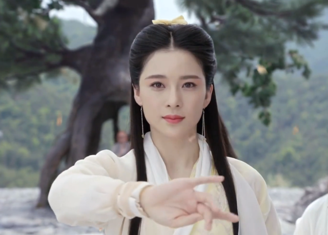 整容、耍大牌、自甘堕落成网红，8位“正女郎”近况差距好大