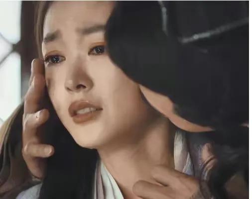 强吻、摸胸、掀裙底，这些男星究竟是真敬业，还是借戏揩油？