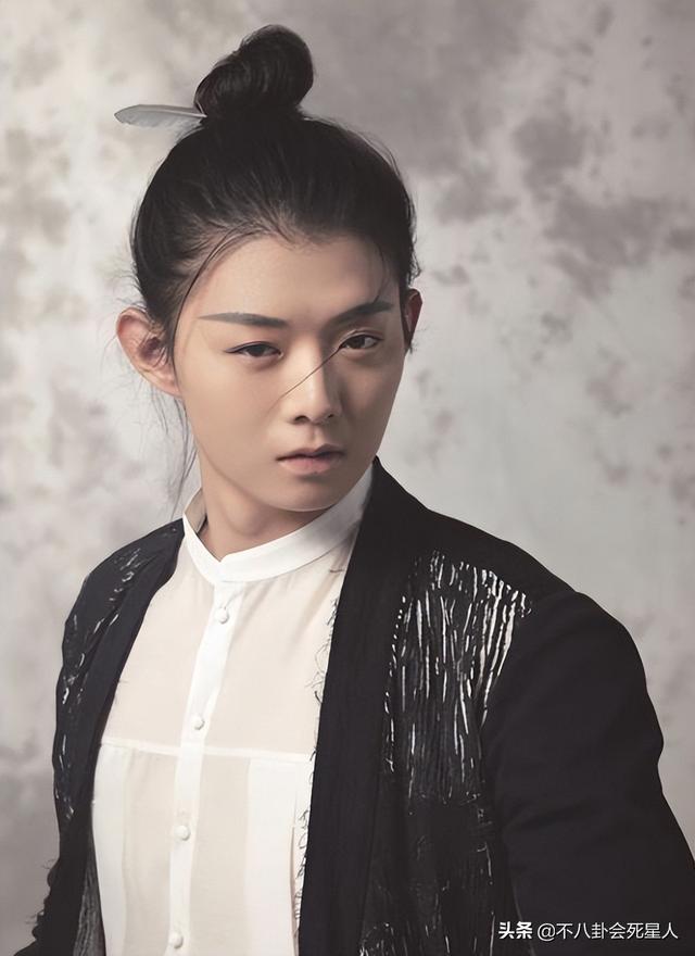 将大咖拉下神坛的“小女人”，从李雨桐到李靓蕾，都有一个共同点