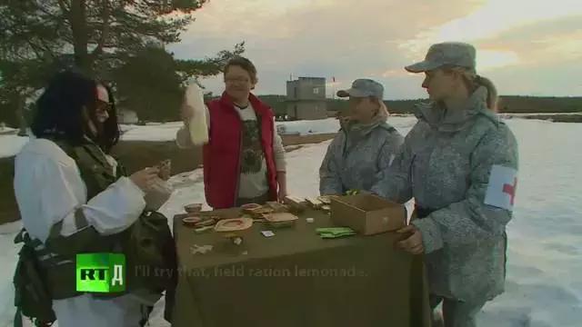 在北极抢救伤员有多难？俄美女军医告诉你，绑绷带也是技术活