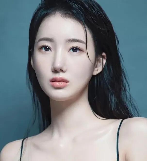 韩国网红摩托车比基尼女郎回应着装暴露争议