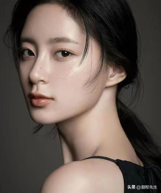 脸上这4处是真正的“美人痣”，别轻易点掉，有高级感还更添风情