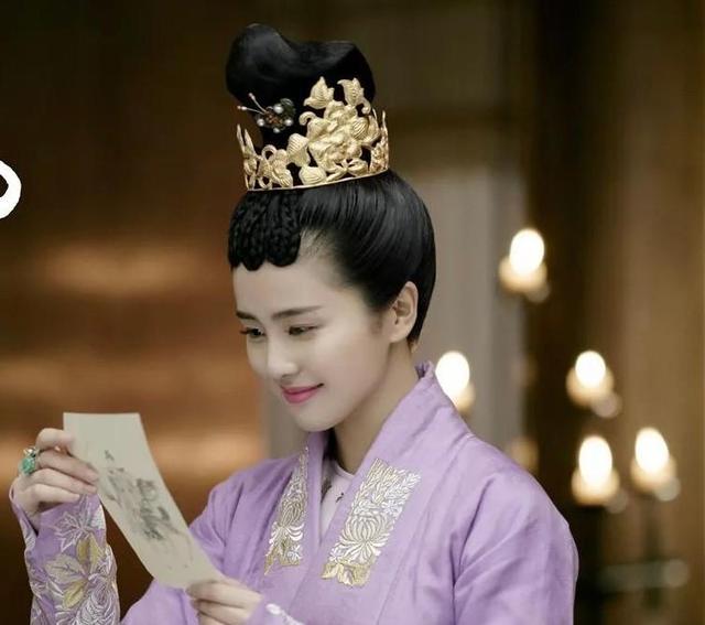 整容、耍大牌、自甘堕落成网红，8位“正女郎”近况差距好大