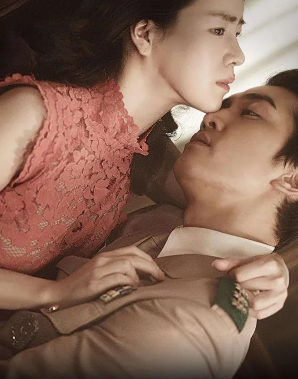 曾跟“宋承宪”一脱成名的她，如今又因霸凌“宋慧乔”火了