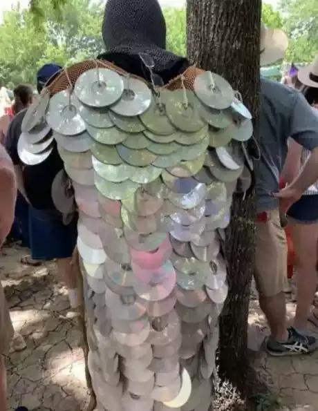 搞笑GIF趣图：美女回农村好几天了，现在出不去，在家都无聊死了