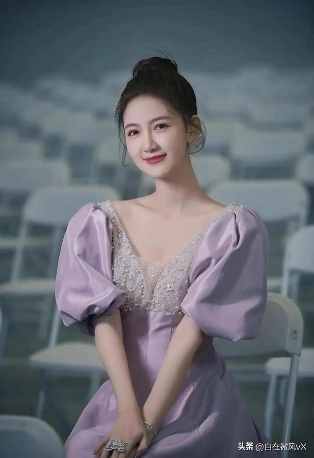 美女马萱,清新甜美,这笑容太治愈了