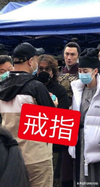 迪丽热巴被变态跟踪，小李子被抱腿埋裆！明星活该被骚扰吗？