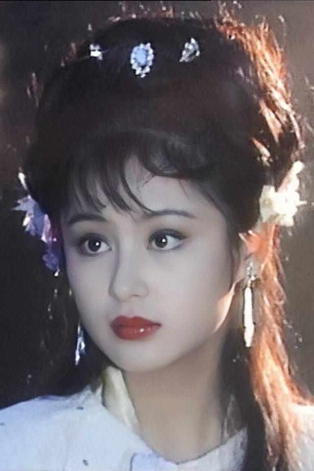 她被称为“内地第一美女”，曾迷倒陈凯歌，如今儿子长得像吴某凡