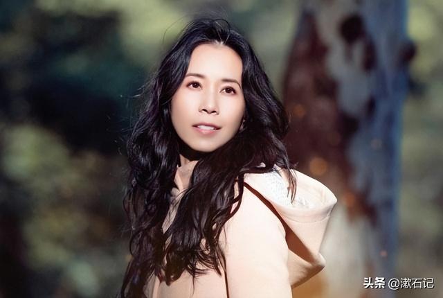 明明长相普通,却让人欲罢不能,这5位“气质美女”个个一眼万年