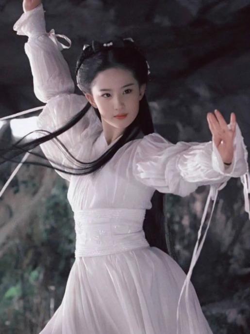 被揩油的十多位女星：有人被侵犯还要道歉，有人当场扇耳光还击