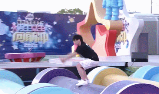 多少人惨遭大学舍友报名《男生女生向前冲》？