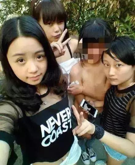 15岁女生被万人凌辱,真相让人心寒...