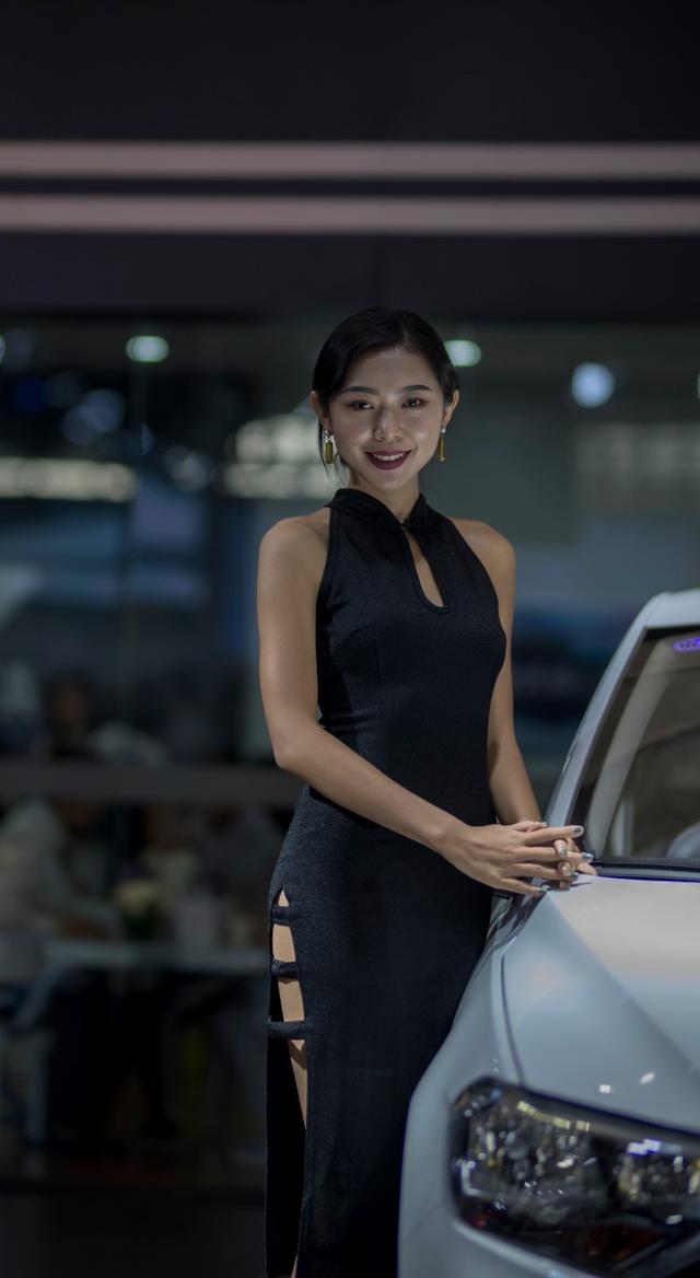 2019年昆明车展随拍的美女模特们（大量照片，有空我会持续更新）