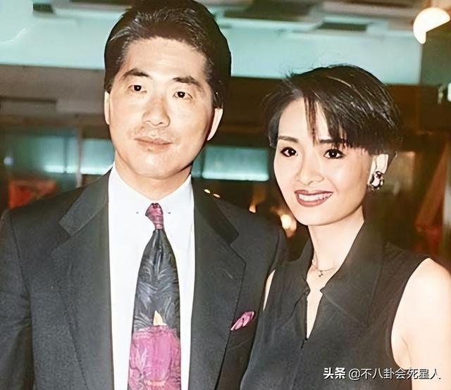 8位女星“一脱成名”,美艳背后,有人终身未婚,还有人跳楼自杀