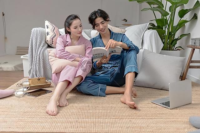 三观震碎!女子发万字长文哭诉:中山大学教授是伪君子,玩弄感情