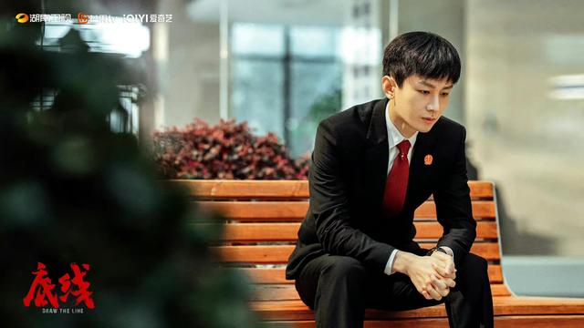 《底线》:婚内出轨,抛夫弃子,还要财产,拎不清的女人真可怕