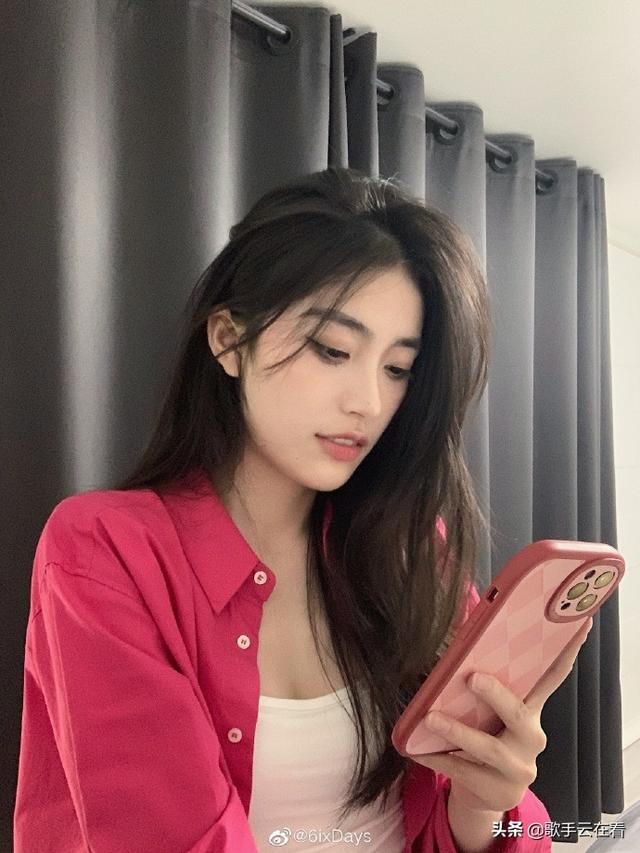 99年美女空乘小姐姐迷人美照欣赏，真好看