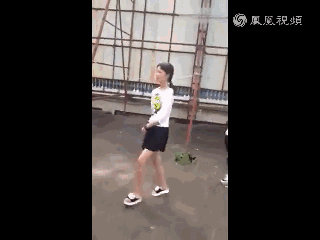 15岁女生被万人凌辱,真相让人心寒...