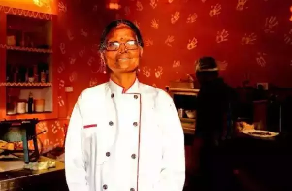 19岁新冠女患者遭强奸：死亡威胁，根本无法阻止禽兽