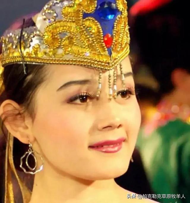 汉族青年娶同行维族美女，婚礼简单喜庆，小伙被倒追，姑娘真大胆