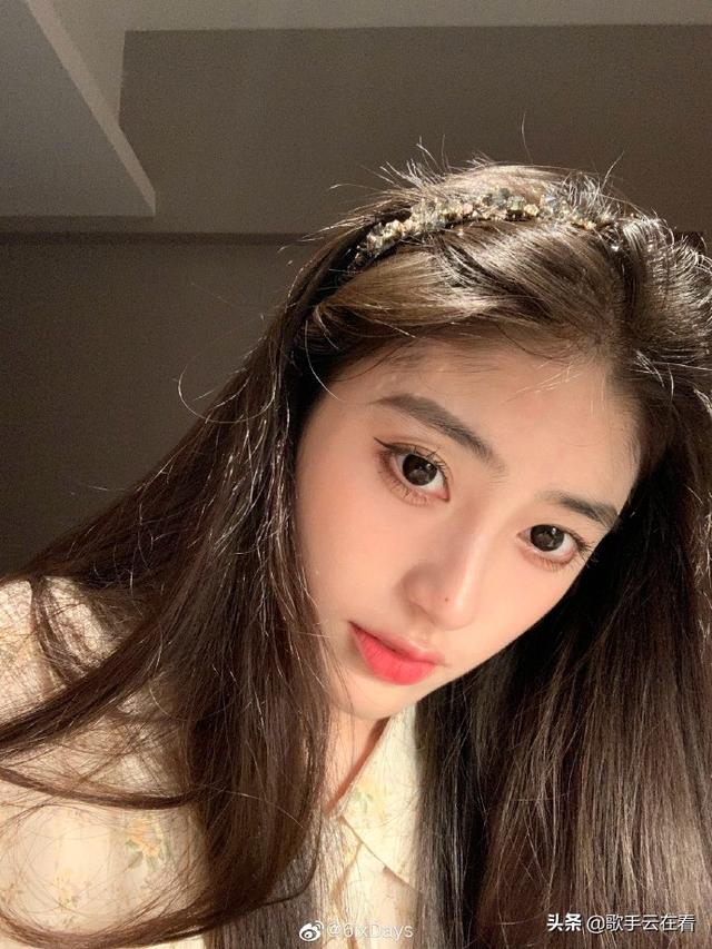 99年美女空乘小姐姐迷人美照欣赏，真好看