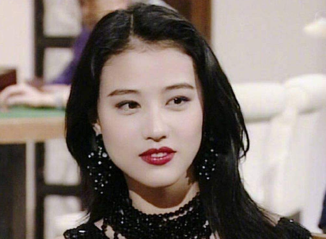 “媚而不俗”的香港女星,一个比一个性感,饰演的角色个个是经典