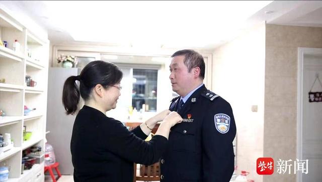 她的微信名“燕随峰飞”——记“全国公安机关好警嫂”、射阳县城管局财务审计科沈晓燕