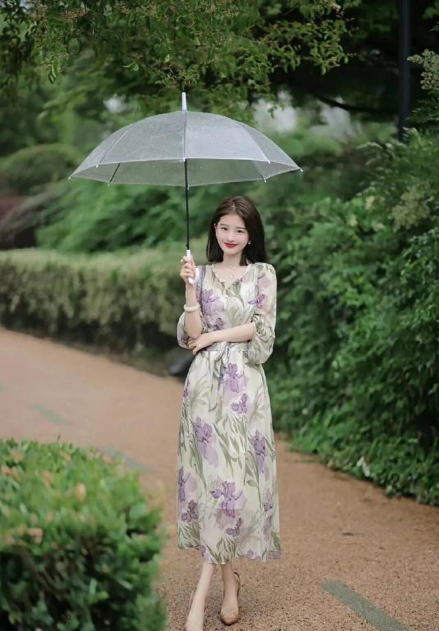 非常甜美的女孩