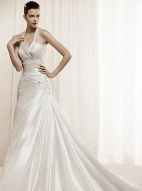 每个女孩都有一个婚纱梦,而我是个婚纱控