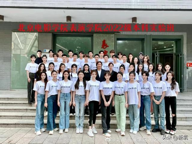 北大校花美少女,从小到大都是女神级人物?