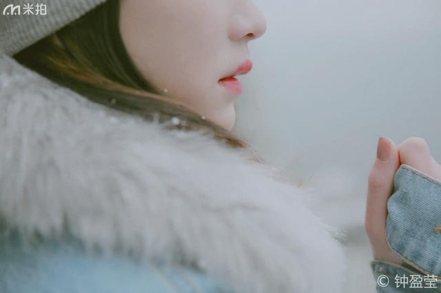 超漂亮女模特雪地里拍写真，美的就像天上的仙子