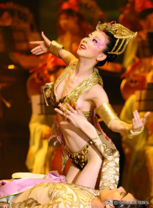 艺术不是脱了衣服就是艺术，“人体模特”汤加丽，一天被搜十万次