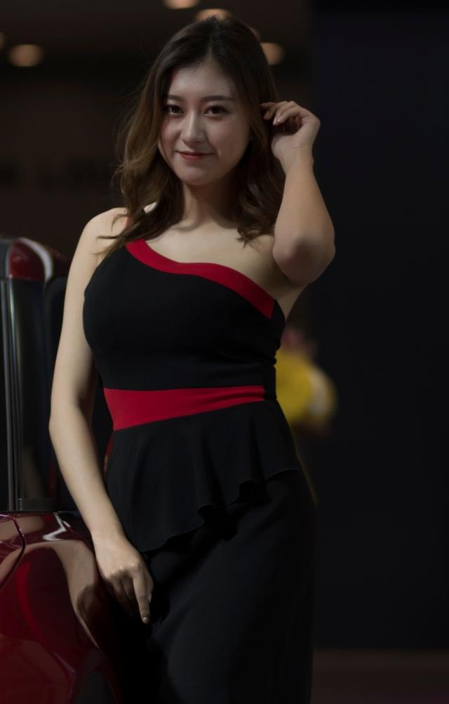 2019年昆明车展随拍的美女模特们（大量照片，有空我会持续更新）