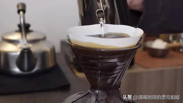 让文人们喜欢的、并纷纷写进书里的“欧蕾咖啡”到底是什么?