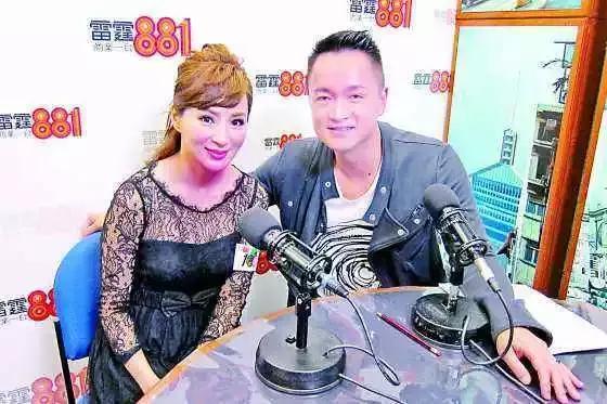 《音乐故事》她是《容易受伤的女人》首唱,更是励志女王