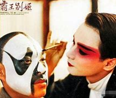 陈飞宇深夜带一女子聚餐，关系亲密疑恋爱，美女身份曝光太尴尬了吧