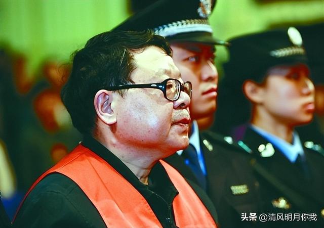 “打黑局长”文强堕落史强奸女学生,霸占警花10年,玩弄12名女星