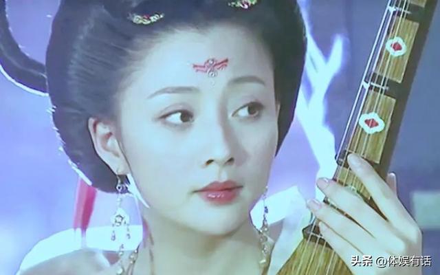 许晴的臀、舒淇的唇、李小冉的胸,这些中年女星性感起来能迷死人