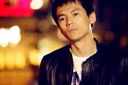 潇洒不羁如周公子,在8段感情里试错,总在错的时间遇到错的人